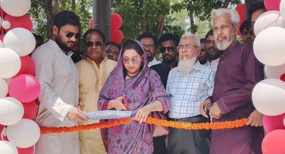 ফরিদপুরে মাসব্যাপী শিল্প ও বাণিজ্য মেলার উদ্বোধন